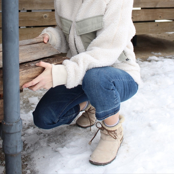 Ugg Shoes | Women's Ugg Cove Boots 8 | Color: Brown/Cream | Size: 8 | Sunkissedu10's Closet